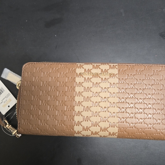 NWT Michael Kors  womens jet set Continental camel full zip wallet - Picture 4 of 10